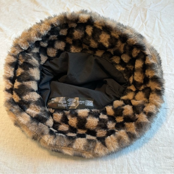 ASOS Checkered Print Bucket Hat - Picture 6 of 7